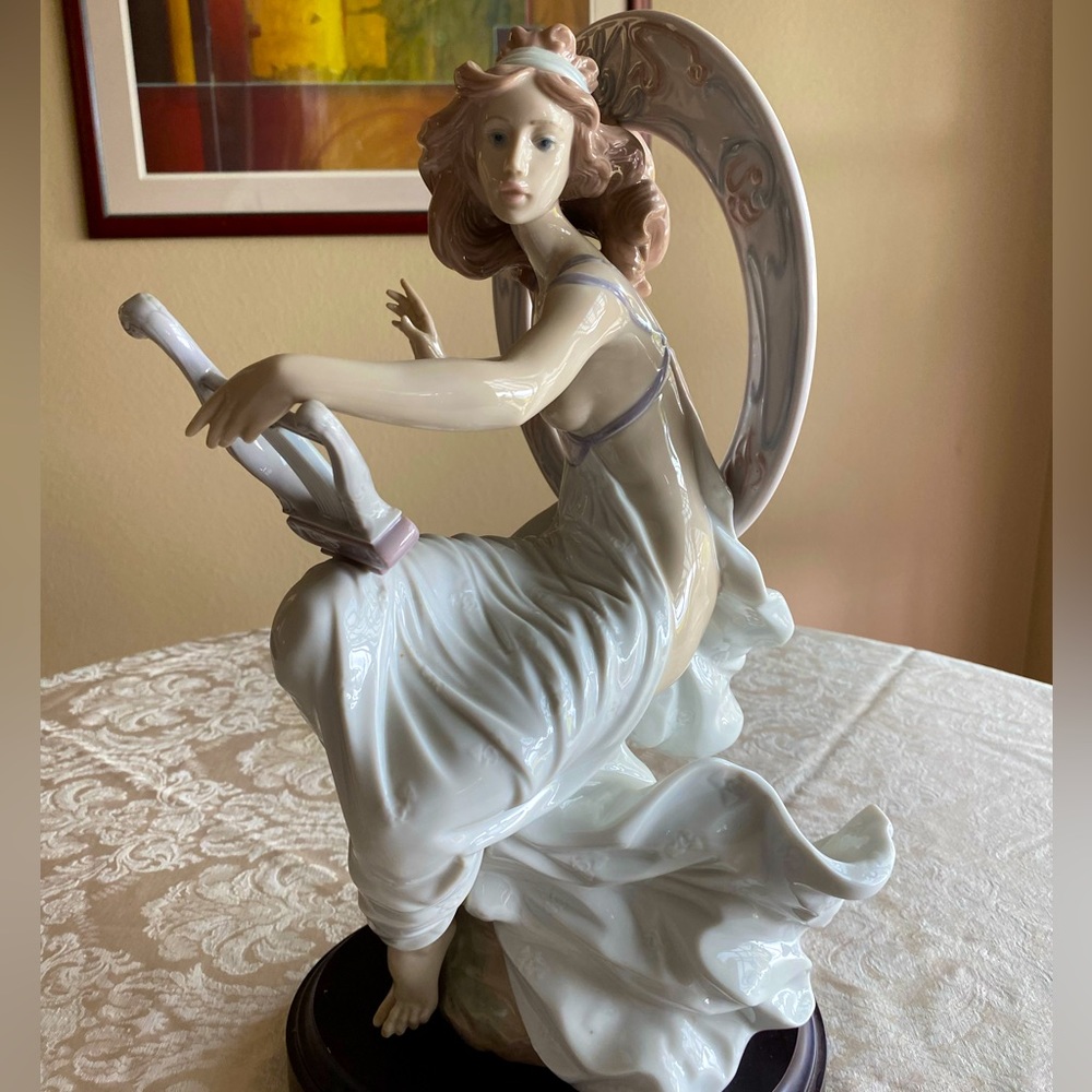 RETIRED 2002 ‘MELODY’ Lladro item# 01006513